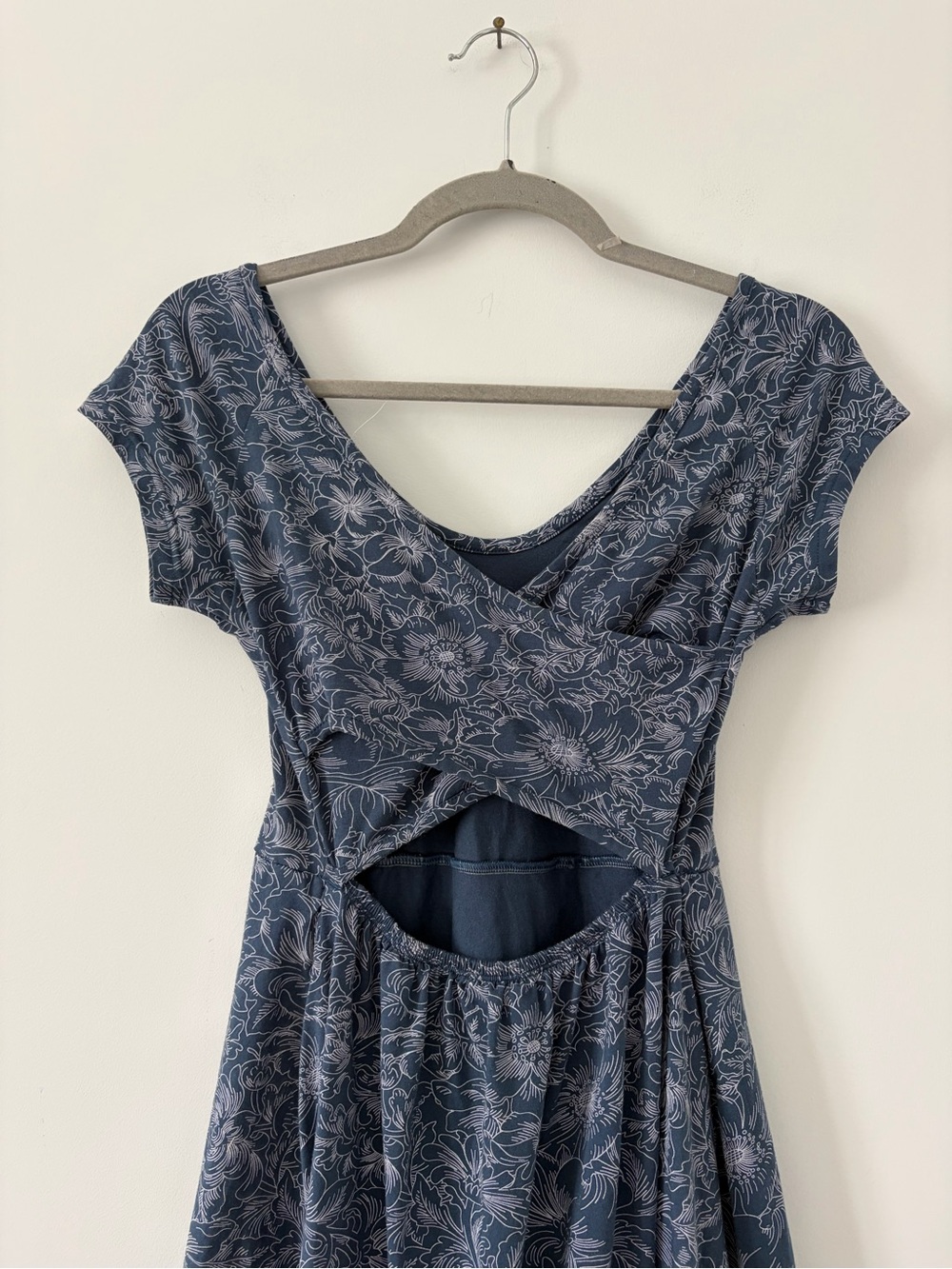 Pact Organic Fit & Flare Crossover Back Cap Sleeve Blue Floral Bouquet Blooms S - Picture 4 of 9